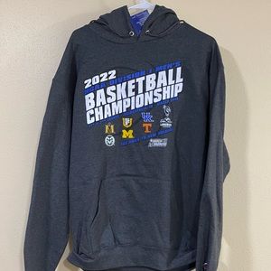 2022 Champion College Basketball, Men’s Large, NWT